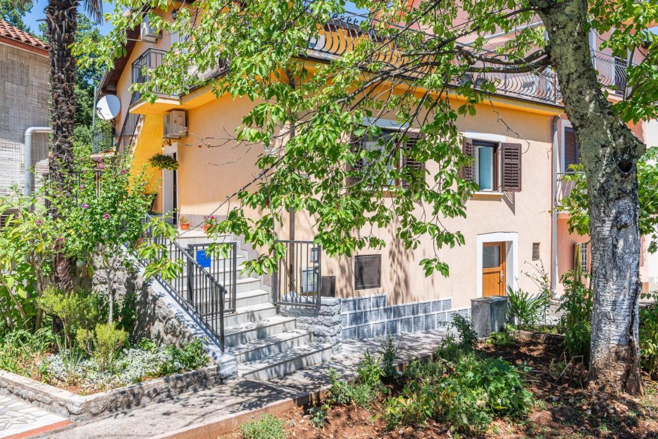 Appartamento Apartman Knezevic Opric Esterno foto
